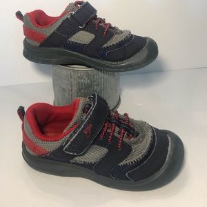 OshKosh boys sneakers